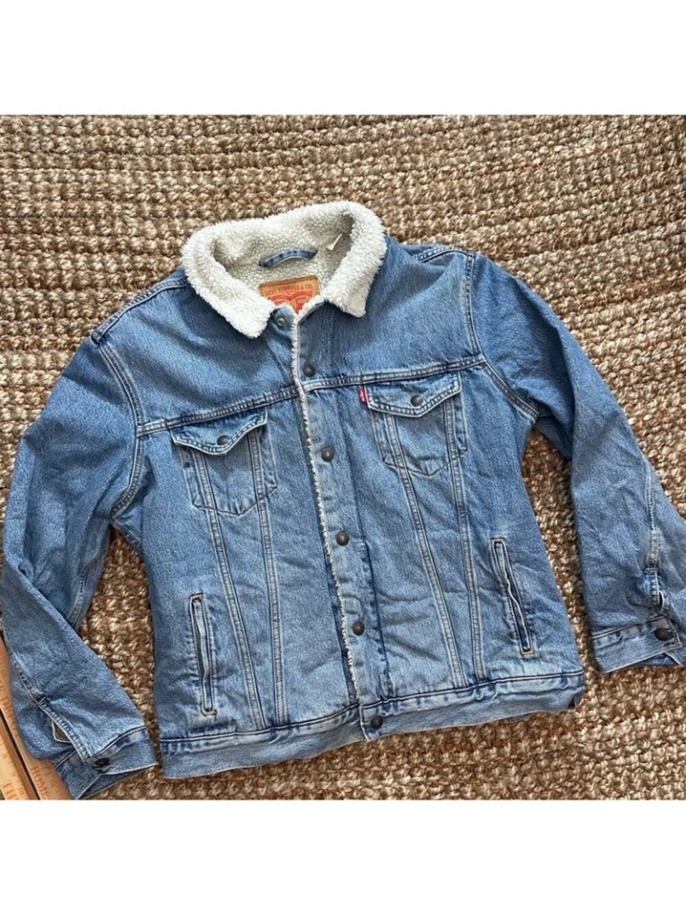 Vintage Levis Sherpa Lined Denim Trucker Jacket Light Wash Jean Size Large